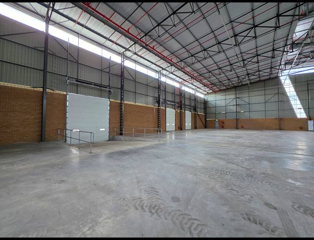 3,107M² WAREHOUSE TO LET IN AIRPORT PARK